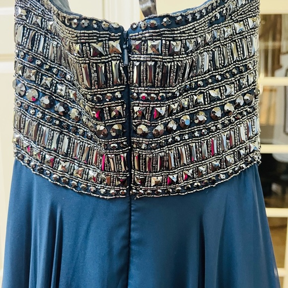Sherri Hill Elegant Navy beaded Gown size 00 - Picture 8 of 12